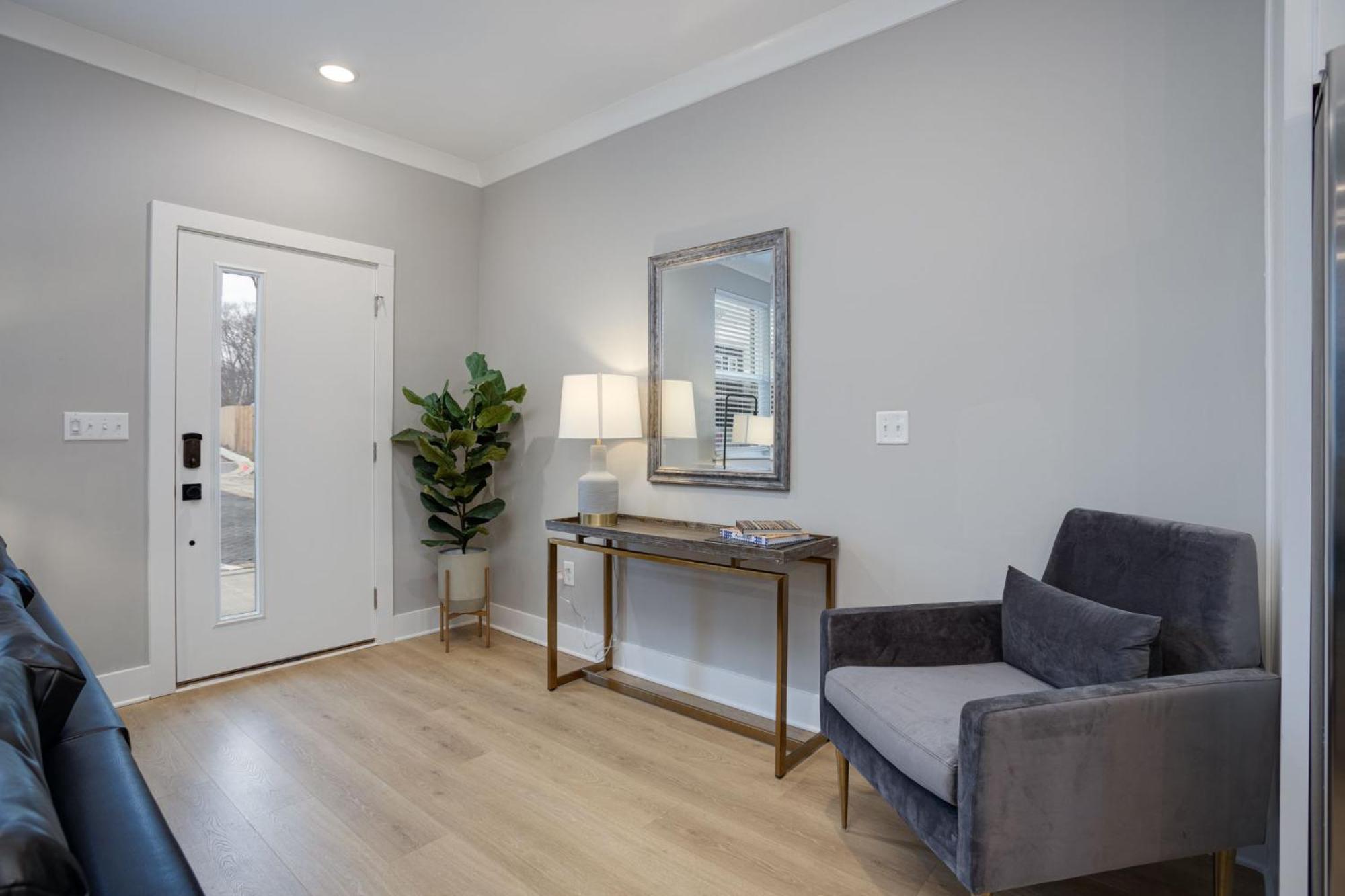 Modern Townhome, 10Min To Downtown! 8Min To Grand Ole Opry! Sleeps 8! Νάσβιλ Εξωτερικό φωτογραφία